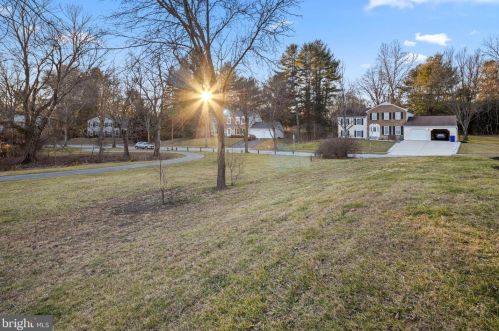 5002 Ten Mills Rd, Columbia MD  21044-1539 exterior