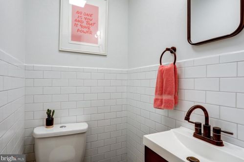 1651 Sunset Ave, Lancaster PA  17601-4355 exterior