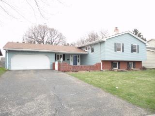 303 Ridge Dr, Dekalb, IL 60115-1741