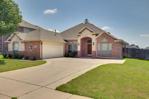7233 Tahoe Springs Dr, Fort Worth TX  76179-2201 exterior