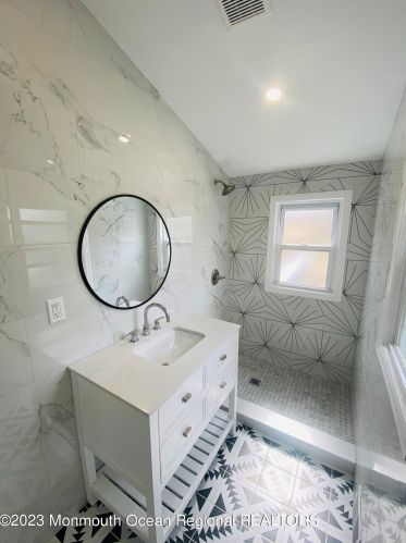 53 River St, Tinton Falls NJ  07701-1334 exterior