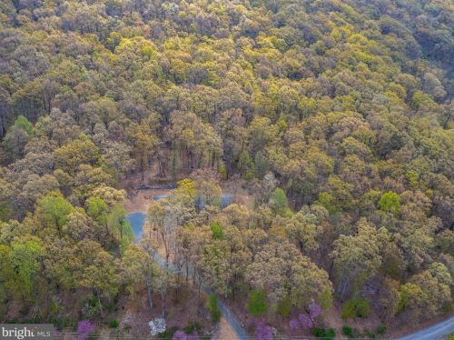 2324 Chestnut Hill Rd, Harpers Ferry WV  25425-5140 exterior