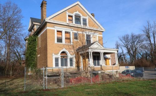 3577 Alaska Ave, Cincinnati, OH 45229-2526