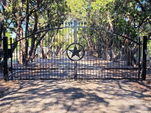 2151 Texas Plume Rd, Cedar Hill TX 75104-3602 exterior