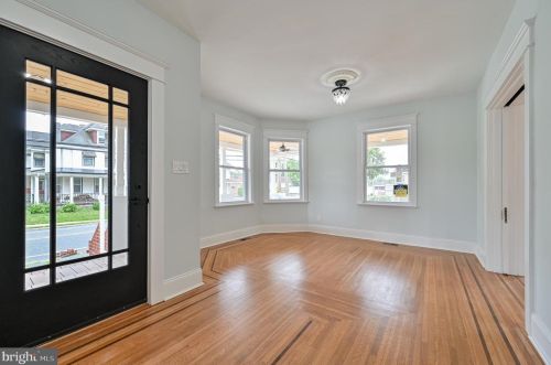 90 Holly Ave, Pitman NJ  08071-1140 exterior