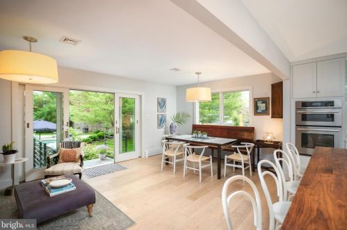 17 Leavitt Ln, Princeton NJ  08540-3921 exterior