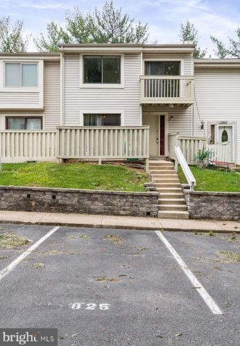 12825 Cara Dr, Woodbridge, VA 22192-2731