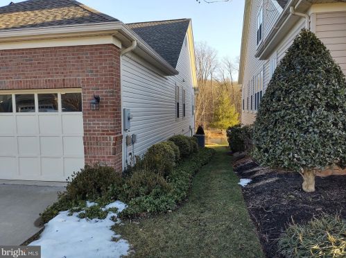 13286 Fieldstone Way, Gainesville VA  20155-6628 exterior