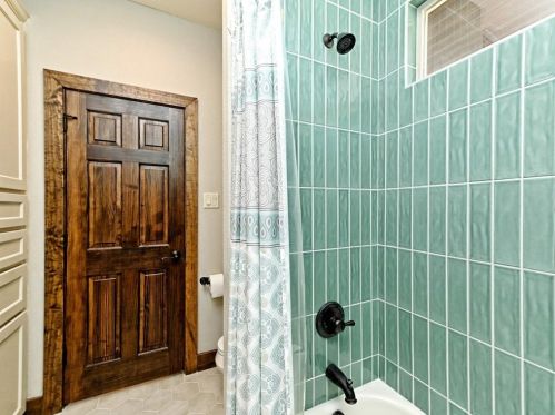 1501 Cyn Edge Dr, Austin TX  78733-2000 exterior