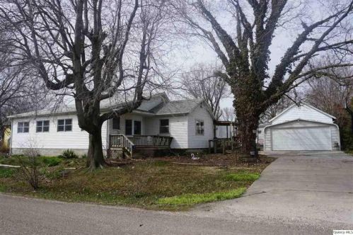 106 Edwards St, Payson, IL 62360-1073