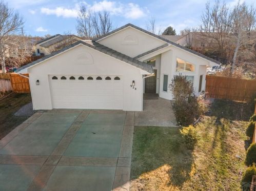 928 Briarcrest Ct, Pueblo, CO 81005-5550
