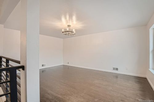 2633 Billings St, Denver, CO 80011-2861