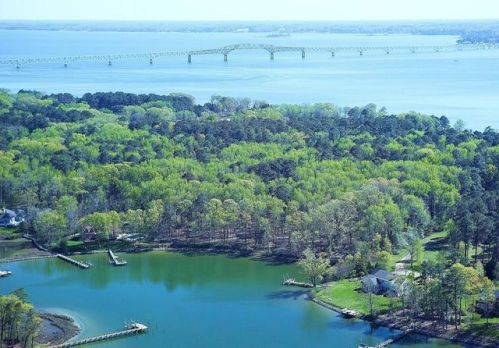 830 Crab Point Rd, White Stone, VA 22578-2428