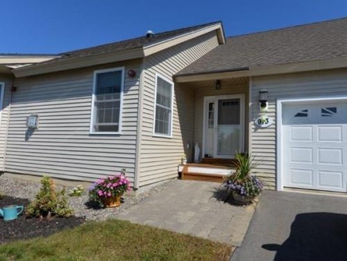 91 Hall Rd, Fremont, NH 03044-3364
