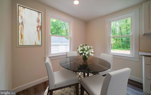 73 Bayberry Rd, Princeton NJ  08540-7418 exterior