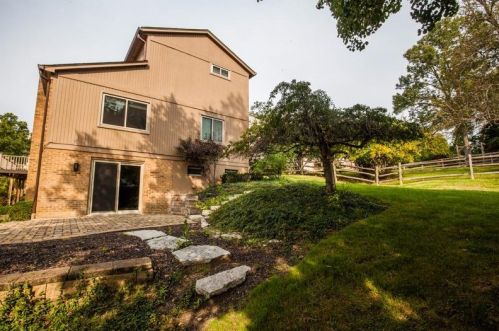 7228 Camargowoods Dr, Cincinnati OH  45243-2208 exterior