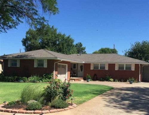 1110 Cedar Pl, Woodward, OK 73801-5704