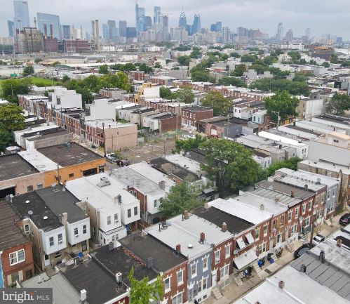 2943 Gerritt St, Philadelphia, PA 19146-3513