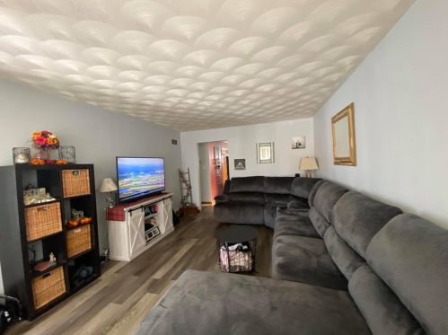 3535 East Ave, Forest View, IL 60402-3850