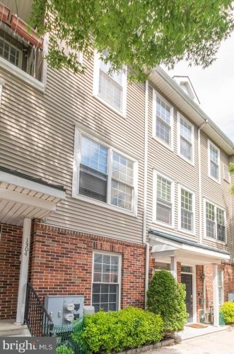 1306 31st St, Philadelphia, PA 19146-3401