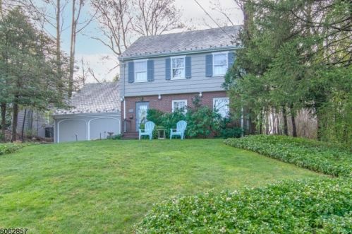 82 Edgewood Ave, Town Center, NJ 07052-3138
