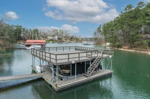 6009 Lanier Heights Cir, Buford, GA 30518-1258