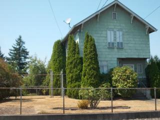 7030 Park Ave, Tacoma, WA 98408-5511