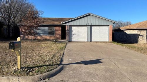 5713 Macneill Dr, Fort Worth TX  76148-3917 exterior