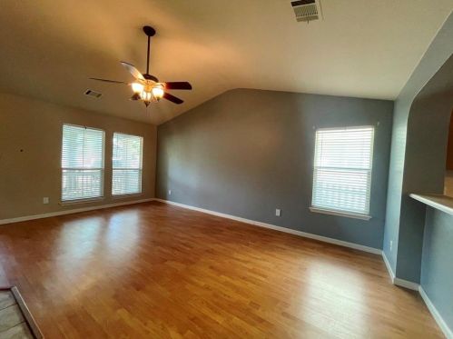 188 Hogan, Uhland TX  78640-5400 exterior