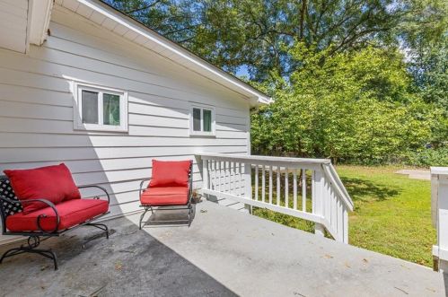 1061 Pinehurst Dr, Smyrna GA  30080-4356 exterior