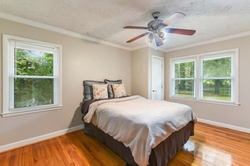 2777 Hedgewood Dr, Atlanta GA  30311-1231 exterior