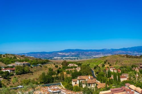 20 Black Falcon, Irvine CA  92603-0420 exterior