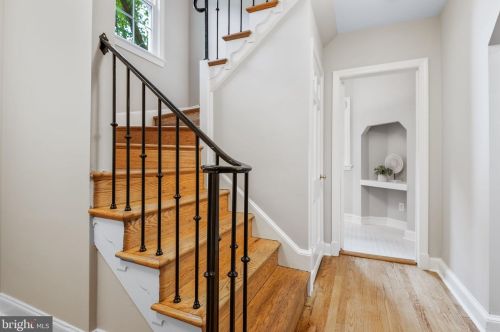 305 Melbourne Ave, Silver Spring MD 20901-2818 exterior