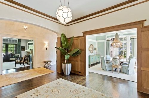 4262 Brookhaven Dr, Atlanta GA  30319-3010 exterior