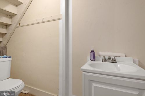 542 Orange St, Lancaster PA  17603-3669 exterior