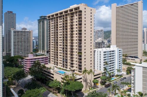 2140 Kuhio Ave, Honolulu HI  96815-2372 exterior