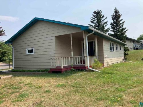 37 Law Dr, Silver Bay, MN 55614-1124