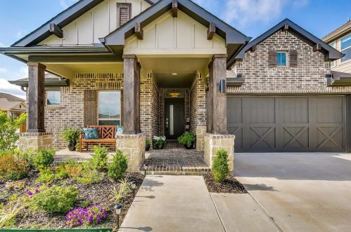 10217 Trail Ridge Dr, Fort Worth, TX 76126-9517