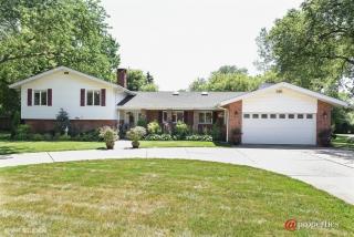 303 Gatesby Rd, North Riverside, IL 60546-1615