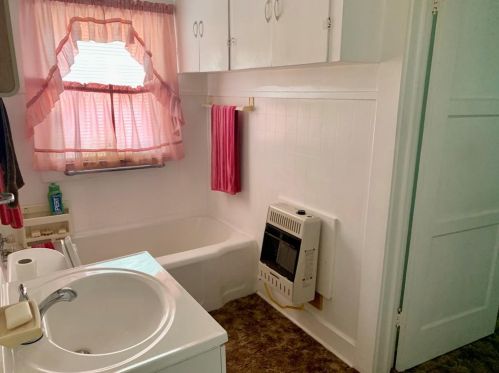 411 Pine St, Nocona TX 76255-1412 exterior