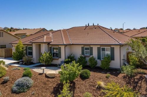 206 Victoria Ct, Lake Nacimiento, CA 93446-7157