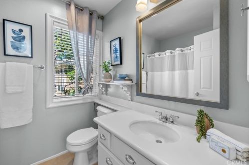 46 Danbury Ln, Irvine CA  92618-3972 exterior