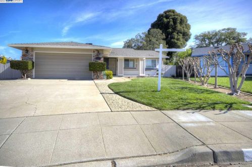 450 Malibu Ct, Livermore, CA 94550-5239