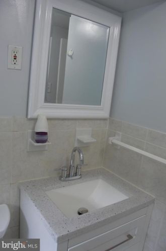 7635 Dunston St, Springfield VA  22151-2611 exterior