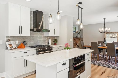 8523 Jamison Ave, Englewood CO  80112-2702 exterior