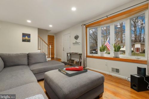 5314 Weymouth Dr, Springfield, VA 22151-1502