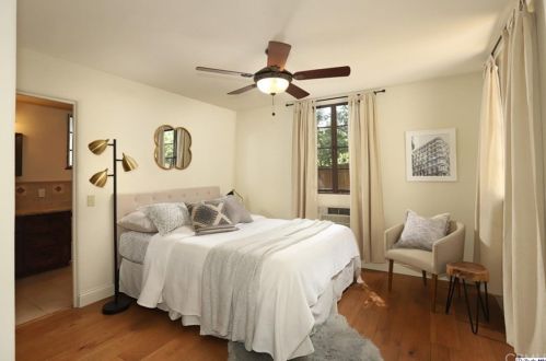 3113 Sparr Blvd, Glendale CA  91208-1829 exterior