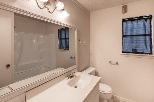 1808 Lake Shore Ct, Fort Worth TX  76103-1512 exterior