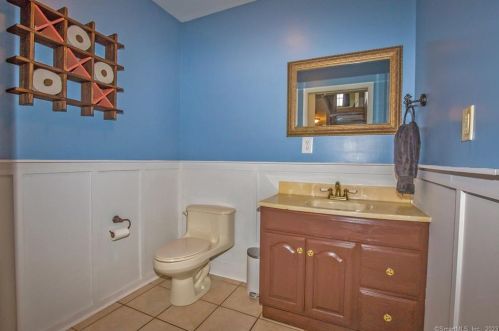 31 Wells Rd, Granby CT  06035-1604 exterior