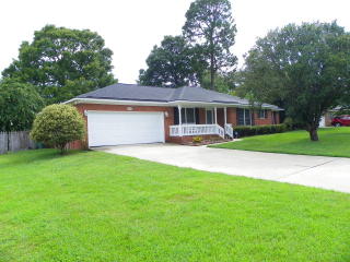 406 Christopher Dr, Hinesville, GA 31313-5739